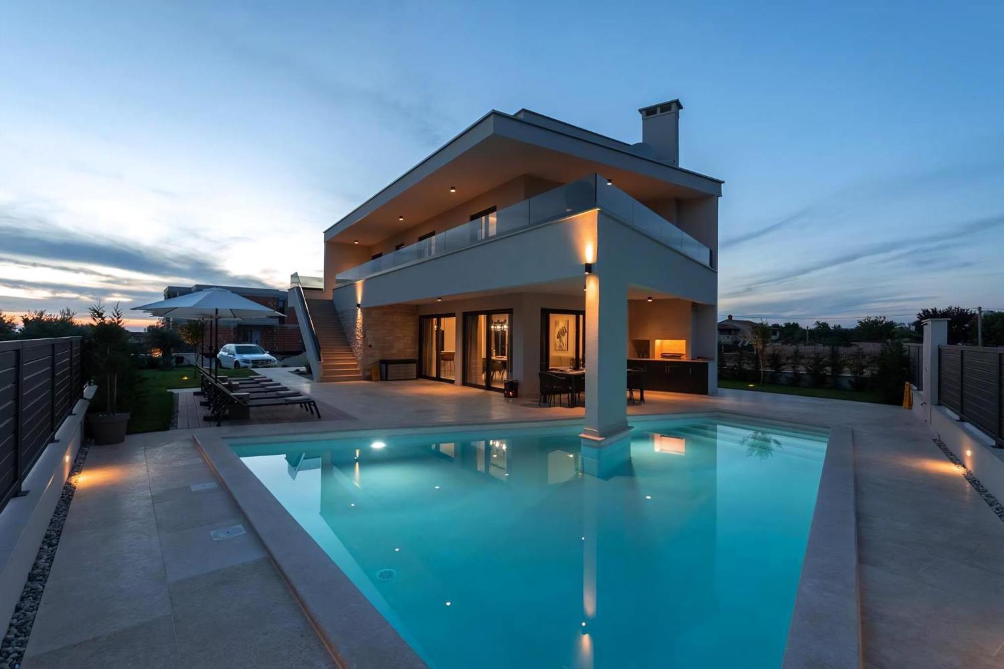 Luxurioese Villa Perla Mit Pool Und Jacuzzi Porec Esterno foto