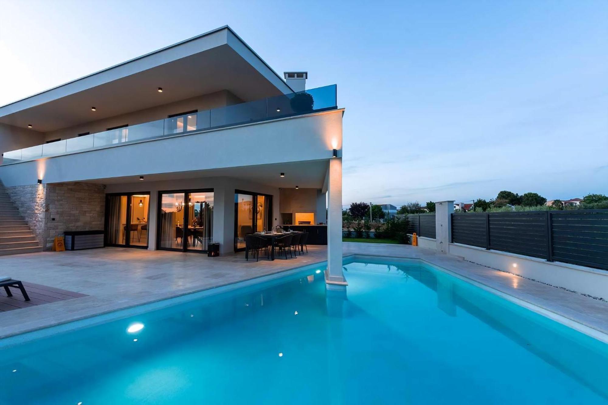 Luxurioese Villa Perla Mit Pool Und Jacuzzi Porec Esterno foto