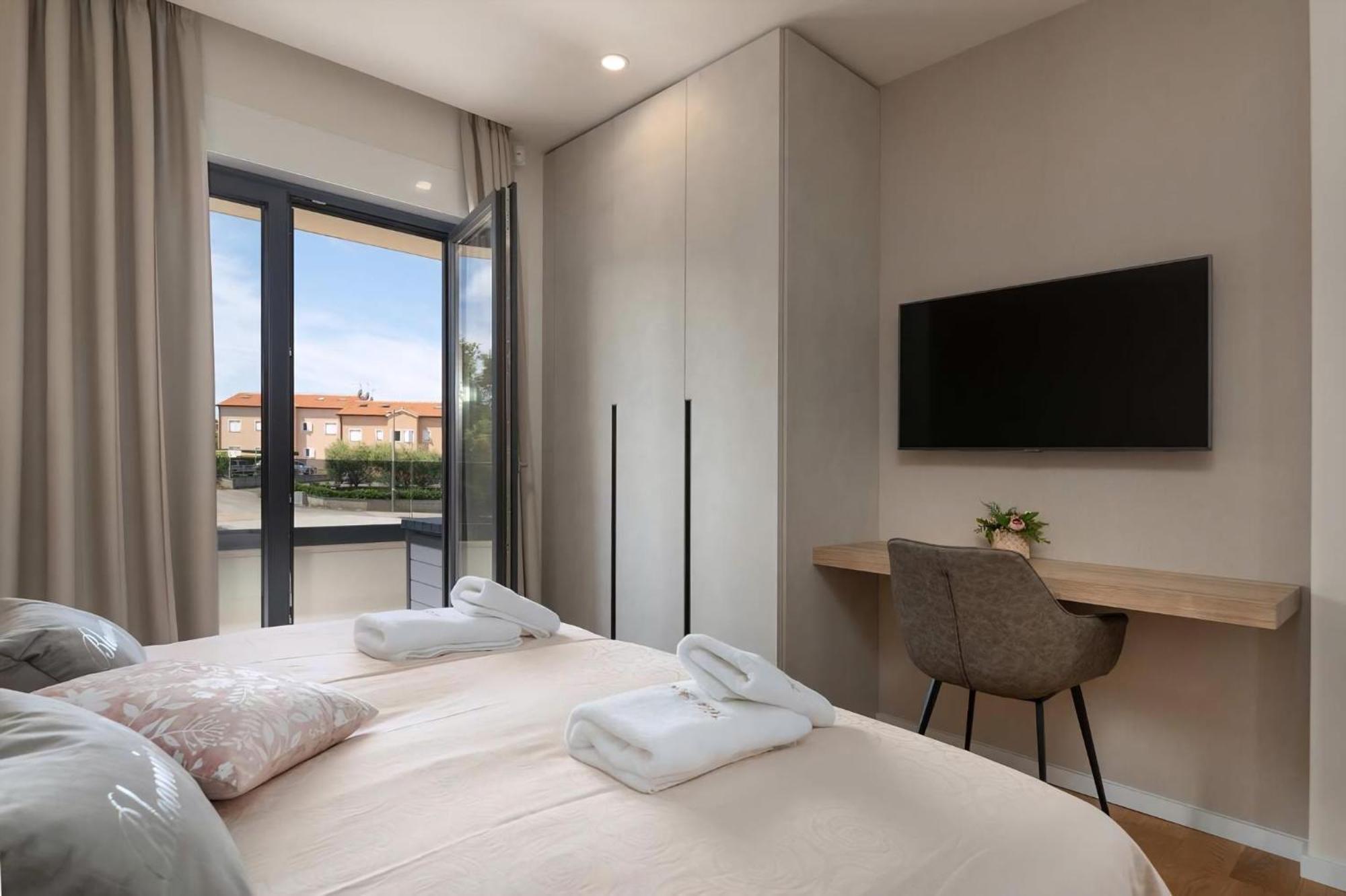Luxurioese Villa Perla Mit Pool Und Jacuzzi Porec Esterno foto