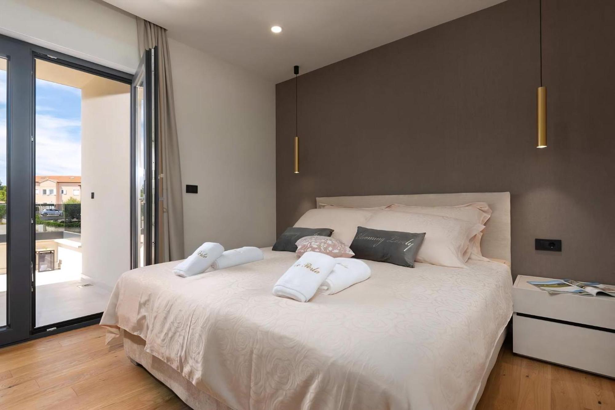 Luxurioese Villa Perla Mit Pool Und Jacuzzi Porec Esterno foto