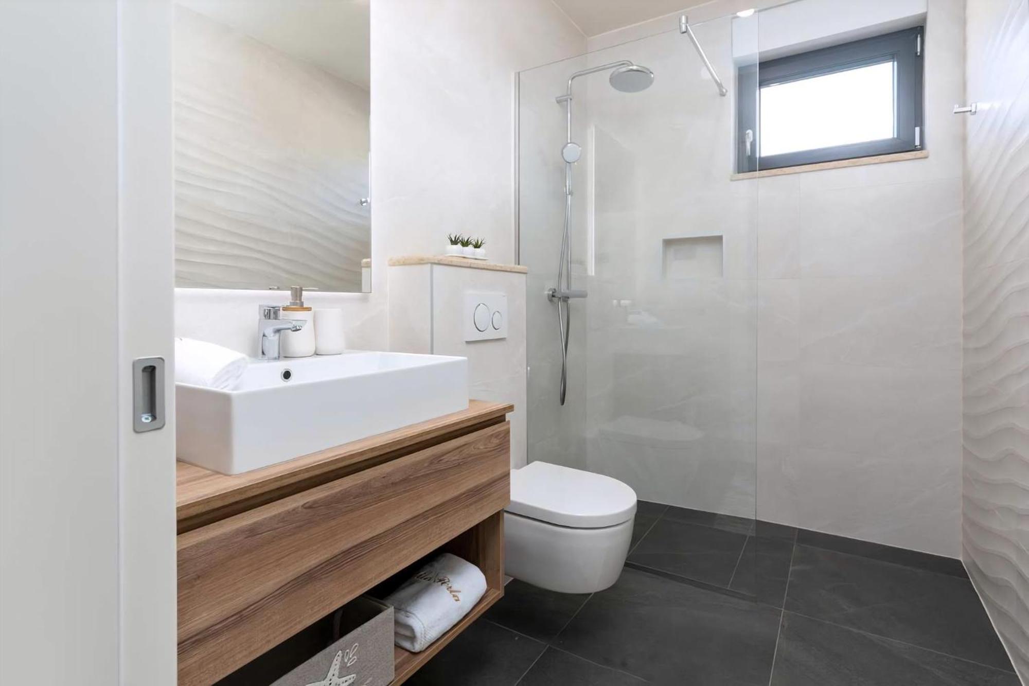 Luxurioese Villa Perla Mit Pool Und Jacuzzi Porec Esterno foto