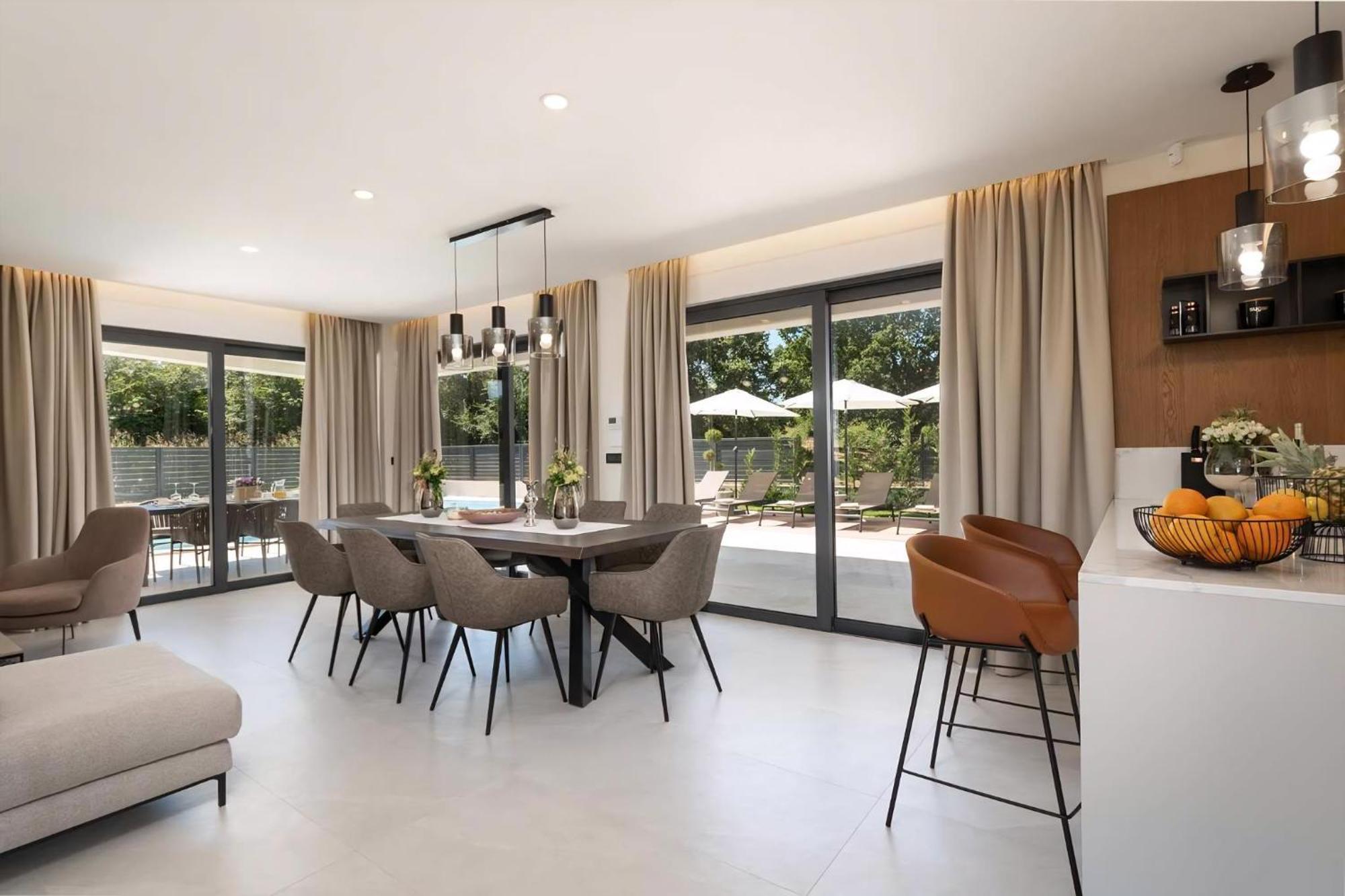 Luxurioese Villa Perla Mit Pool Und Jacuzzi Porec Esterno foto