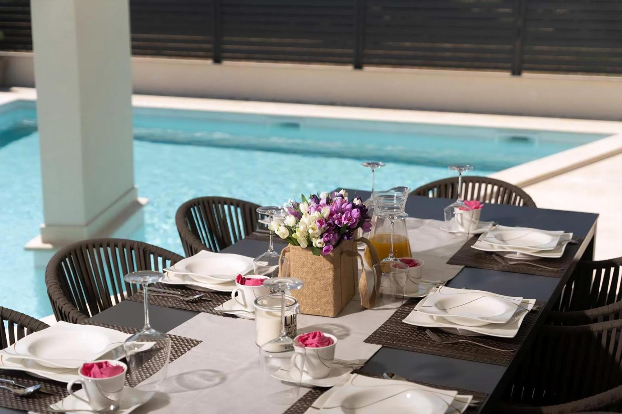 Luxurioese Villa Perla Mit Pool Und Jacuzzi Porec Esterno foto